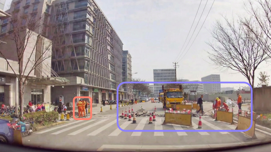 Kognic VLA decision frame: scene with bounding boxes, drivable area overlay, and reasoning text annotation